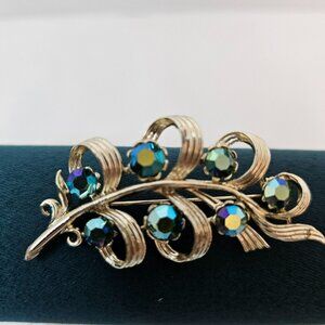 Lisner Silver Tone crystal Rhinestone Leaf Brooch Pin Marked